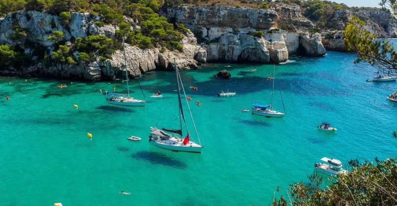 cala-macarella-4910753_1280